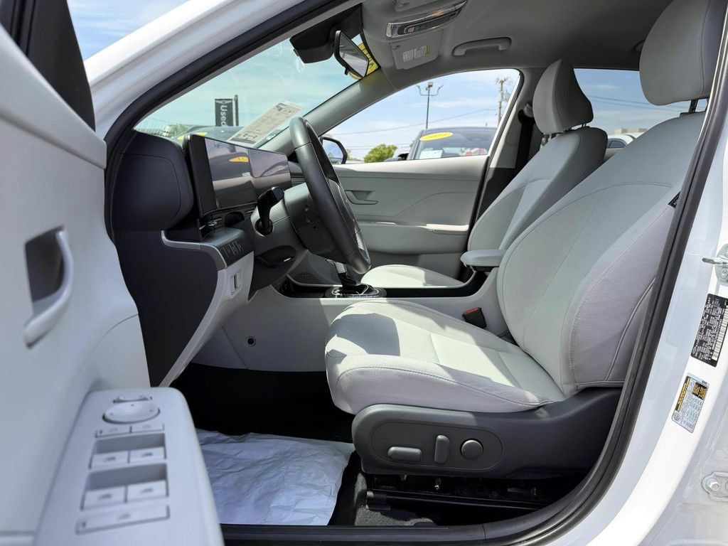 Used 2024 Hyundai Kona SEL AWD/4WD image 12