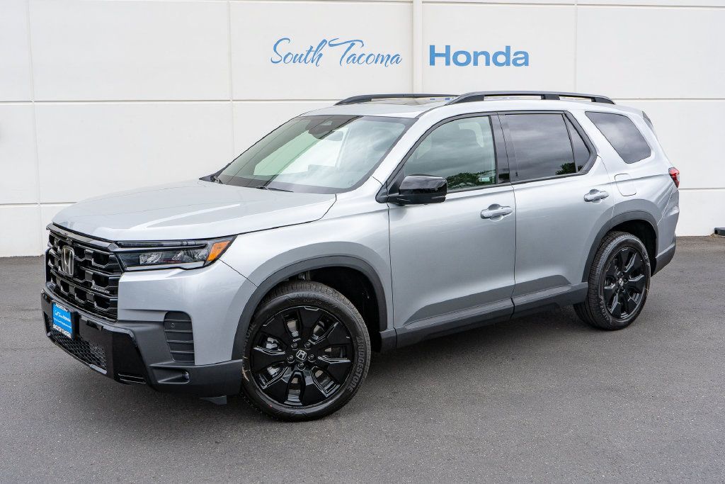 New 2026 Honda Pilot Black Edition image 2