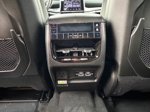 New 2025 Jeep Grand Cherokee L Laredo image 27