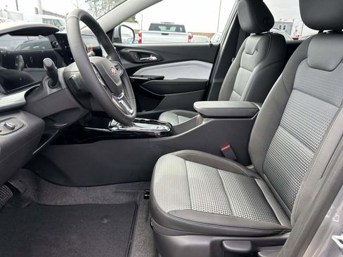 New 2026 Chevrolet Trax LT w/ Driver Confidence Package FWD image 21