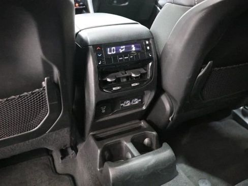 Used 2022 Jeep Grand Cherokee L Limited image 32