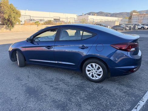 Used 2020 Hyundai Elantra SE FWD image 14