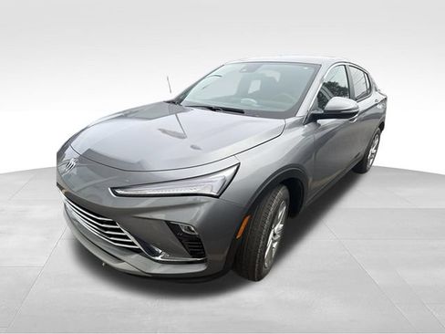 Used 2025 Buick Envista Preferred w/ Convenience II Package FWD image 3