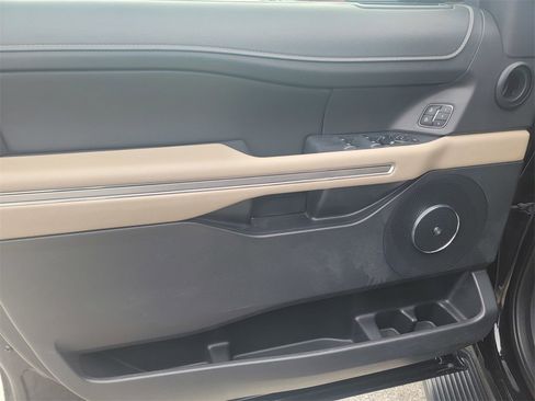 Used 2024 Ford Expedition Max Limited image 13