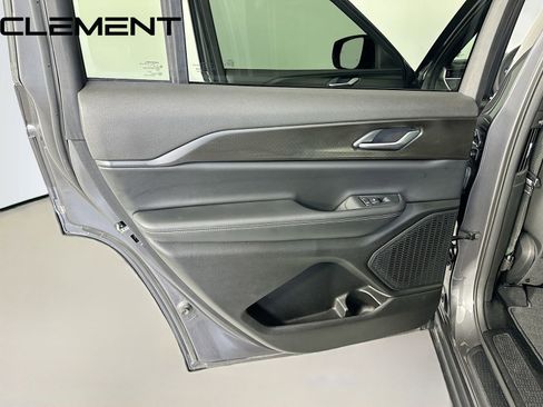 Used 2023 Jeep Grand Cherokee L Laredo AWD/4WD image 30