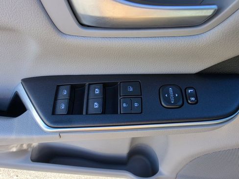 Used 2016 Toyota Camry LE FWD image 24