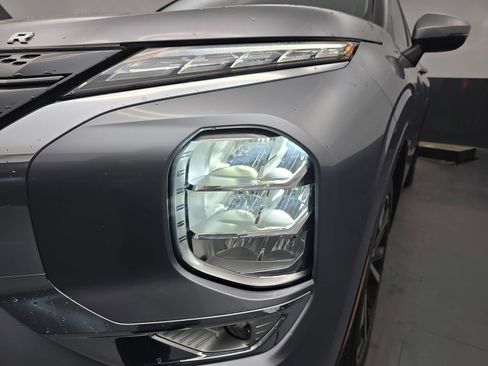 Used 2024 Mitsubishi Outlander SE FWD image 12