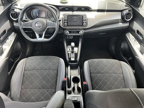Used 2019 Nissan Kicks SV w/ Exterior Electronics Package FWD image 18