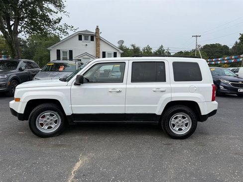 Used 2014 Jeep Patriot Sport w/ Power Value Group AWD/4WD image 9
