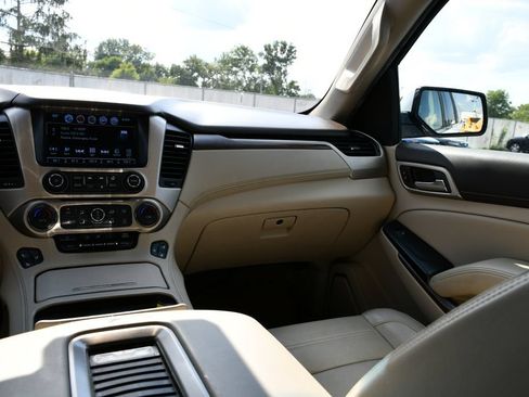 Used 2019 GMC Yukon XL Denali w/ Denali Ultimate Package AWD/4WD image 29