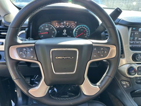Used 2020 GMC Yukon Denali w/ Denali Premium Package AWD/4WD image 17
