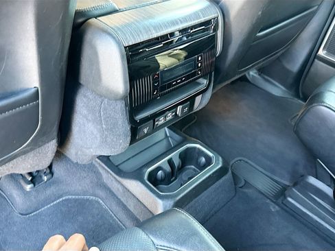 Used 2024 Jeep Wagoneer Series II AWD/4WD image 28