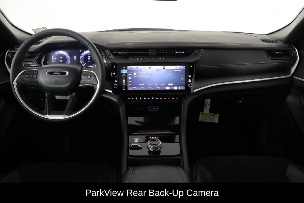 Used 2026 Jeep Grand Cherokee Altitude AWD/4WD image 13