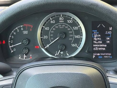 Used 2020 Toyota Corolla LE FWD image 2