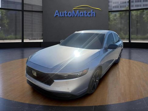 Used 2025 Honda Accord Sport image 3