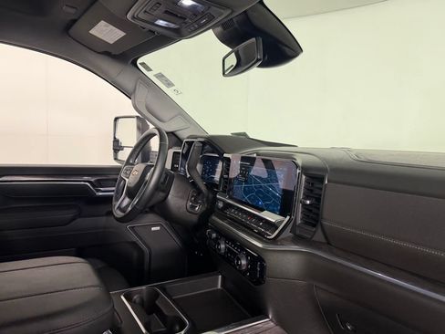 Used 2025 Chevrolet Silverado 2500 LTZ AWD/4WD image 35
