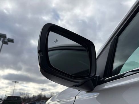 Used 2025 Honda Pilot EX-L image 13