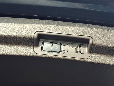 Certified 2023 Ford Explorer Platinum w/ Technology Package image 25