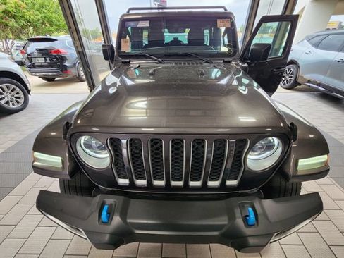 Used 2023 Jeep Wrangler Unlimited Sahara AWD/4WD image 2