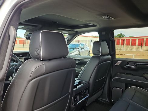 New 2026 GMC Sierra 1500 AT4X AWD/4WD image 9