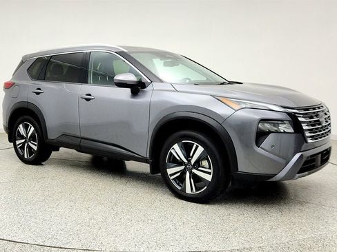 Used 2025 Nissan Rogue SL w/ Tech Package AWD/4WD image 3