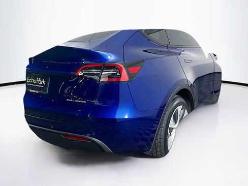 Used 2022 Tesla Model Y Long Range AWD/4WD image 9