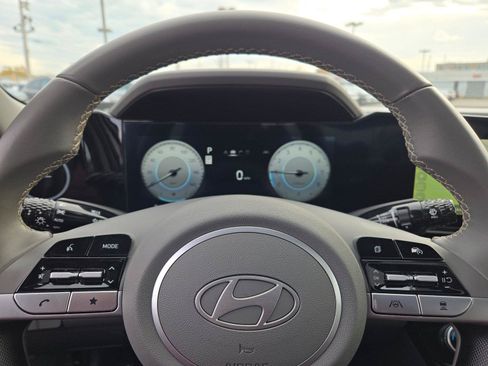 Used 2025 Hyundai Elantra SEL FWD image 34