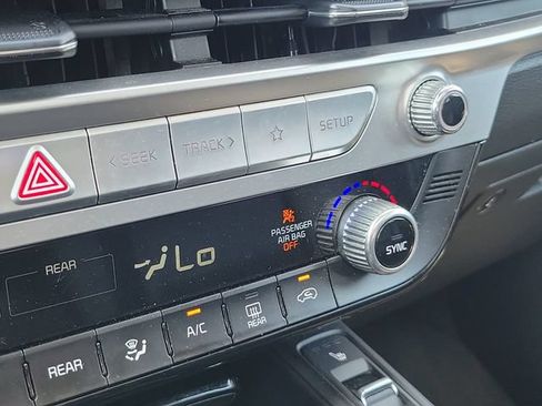 Used 2025 Kia Telluride S AWD/4WD image 31