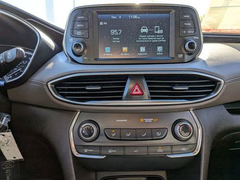 Used 2019 Hyundai Santa Fe SE image 19