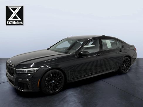 Used 2022 BMW M760i xDrive w/ Luxury Rear Seating Package AWD/4WD image 1