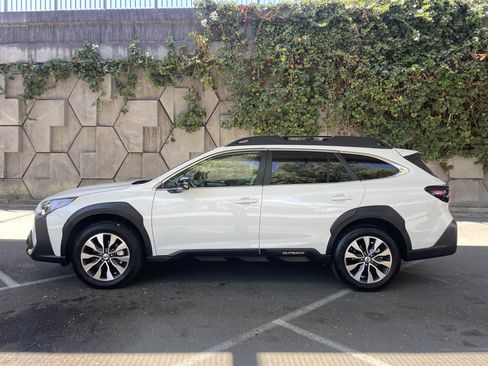 Used 2025 Subaru Outback Limited AWD/4WD image 1
