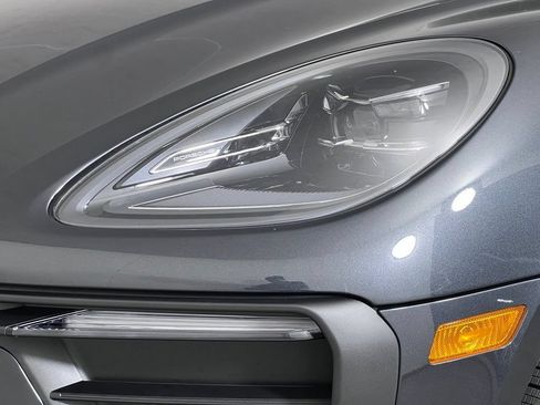 Certified 2026 Porsche Macan AWD/4WD image 15