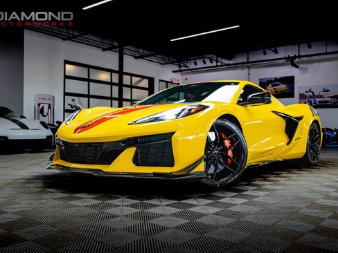 Used 2025 Chevrolet Corvette Z06 w/ Battery Protection Package RWD image 3