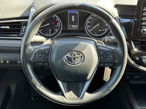 Used 2024 Toyota Camry SE image 14