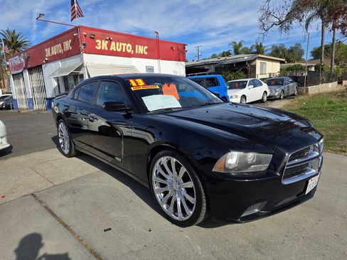 Used 2013 Dodge Charger SE image 8