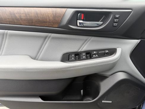 Used 2018 Subaru Outback 2.5i Limited image 33