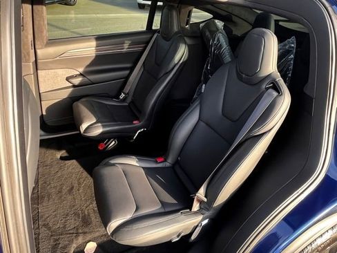 Used 2024 Tesla Model X image 30