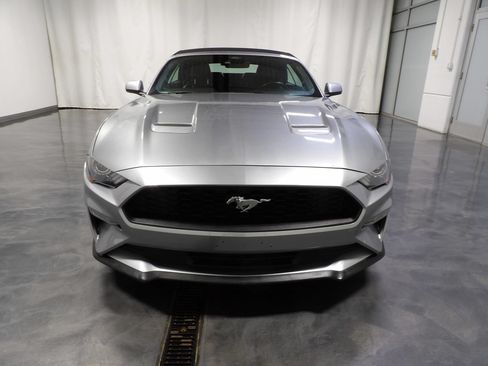 Used 2022 Ford Mustang Premium RWD image 3
