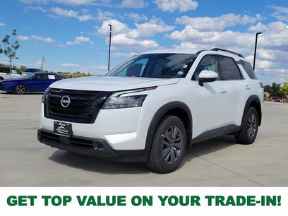 New 2025 Nissan Pathfinder SV w/ Black Appearance Package