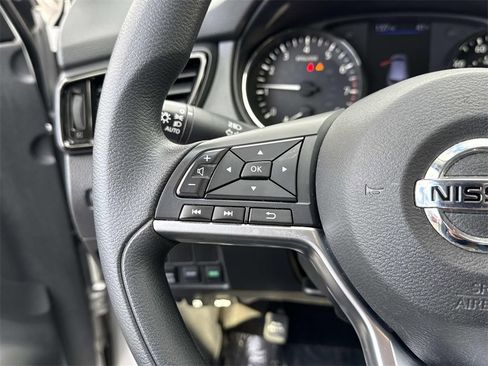 Used 2021 Nissan Rogue Sport S image 9