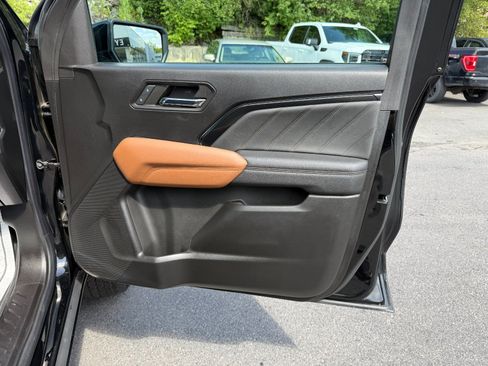 Used 2023 GMC Canyon AT4 w/ AT4 Premium Package AWD/4WD image 23