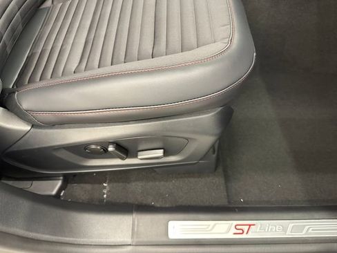 New 2026 Ford Explorer ST-Line w/ ST-Line Street Pack image 13