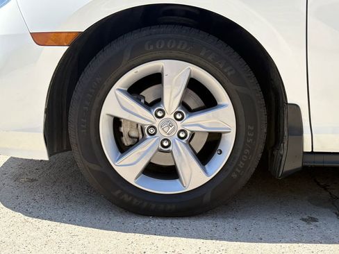 Used 2018 Honda Odyssey EX-L image 9