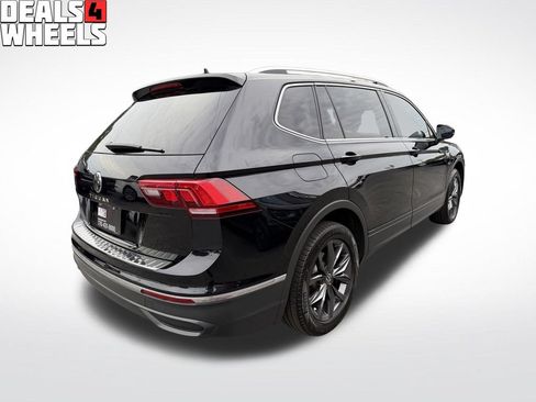Used 2023 Volkswagen Tiguan SE FWD image 4