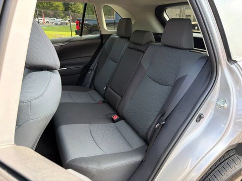 Used 2025 Toyota RAV4 XLE AWD/4WD image 19