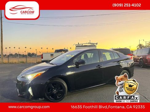 Used 2016 Toyota Prius Four Touring FWD image 2
