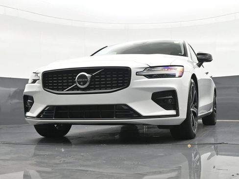 Certified 2024 Volvo S60 B5 Plus FWD image 32