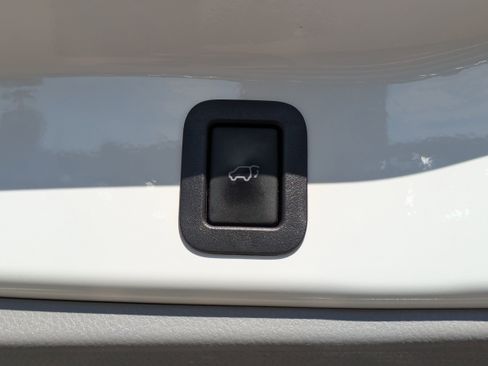 Used 2017 Toyota Highlander Limited Platinum image 14