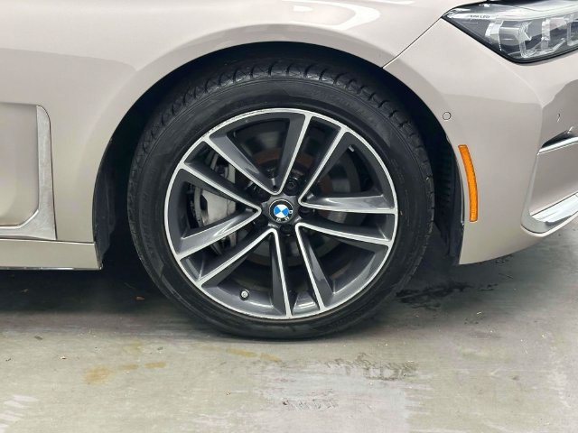 Used 2021 BMW 750i xDrive AWD/4WD image 25