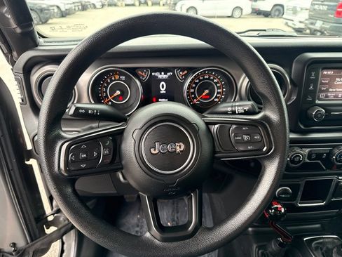 Used 2021 Jeep Wrangler Sport AWD/4WD image 10